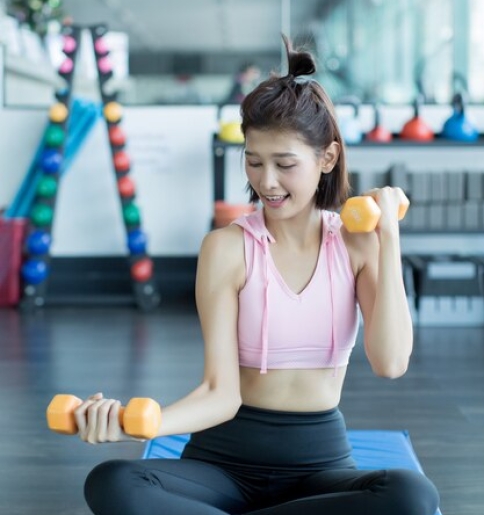 asian-woman-play-fitness-gym_1150-13134